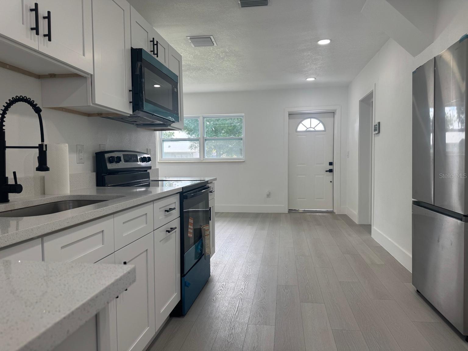 2148 CATALINA DR N — photo 3