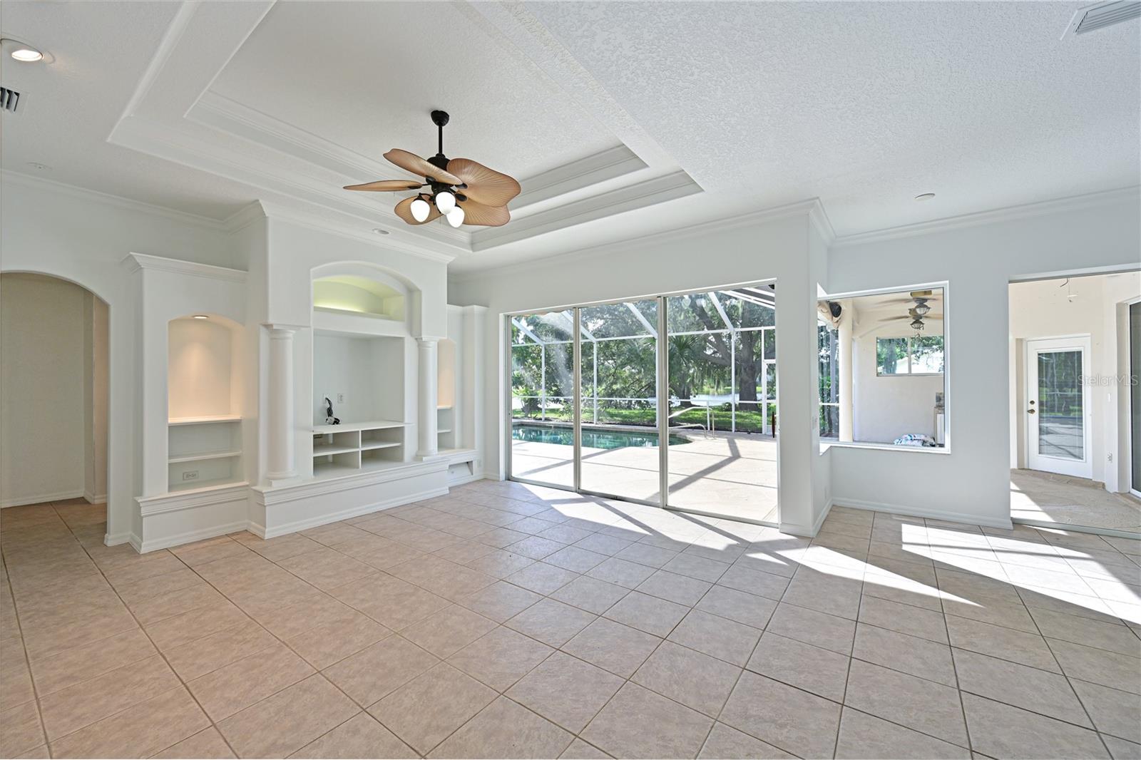 6195 9TH AVENUE CIR NE — photo 3
