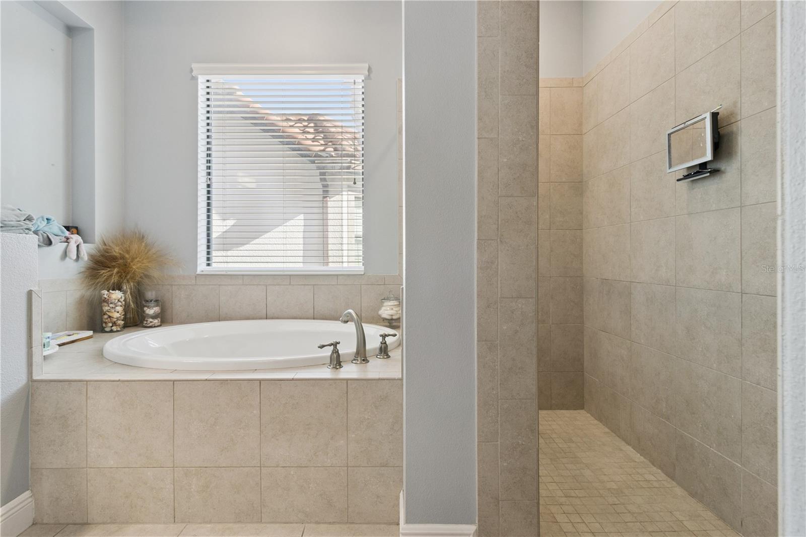 20109 POND SPRING WAY — photo 23