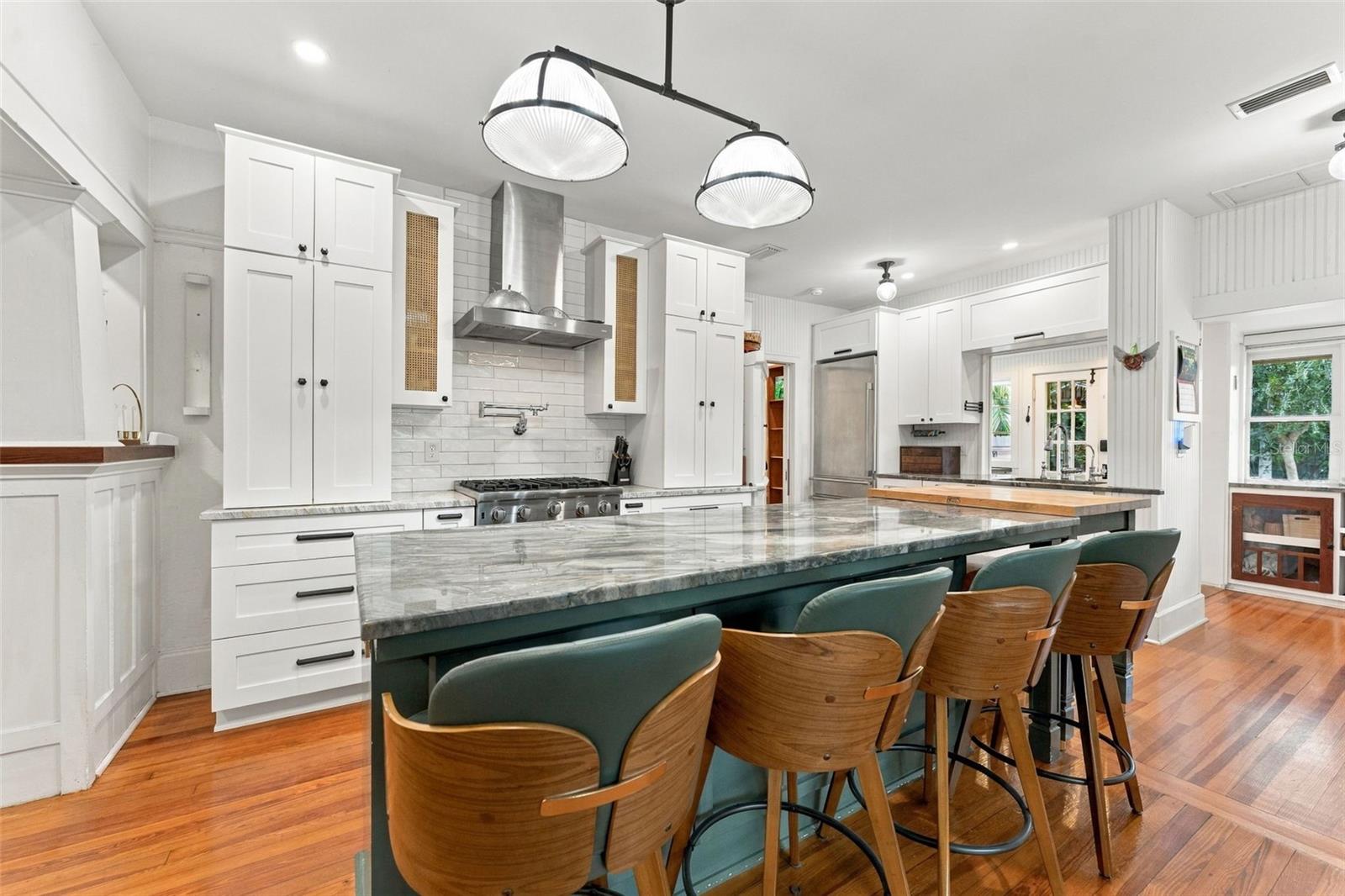 2121 DARTMOUTH AVE N — photo 11