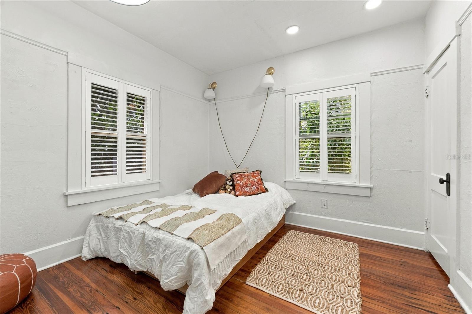 2121 DARTMOUTH AVE N — photo 24