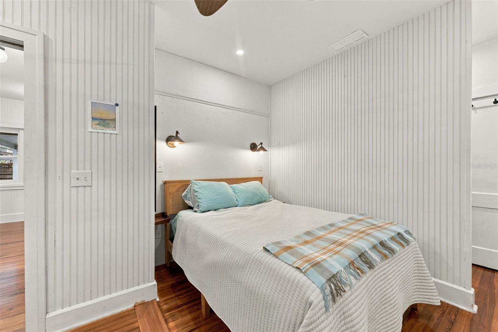 2121 DARTMOUTH AVE N — photo 18