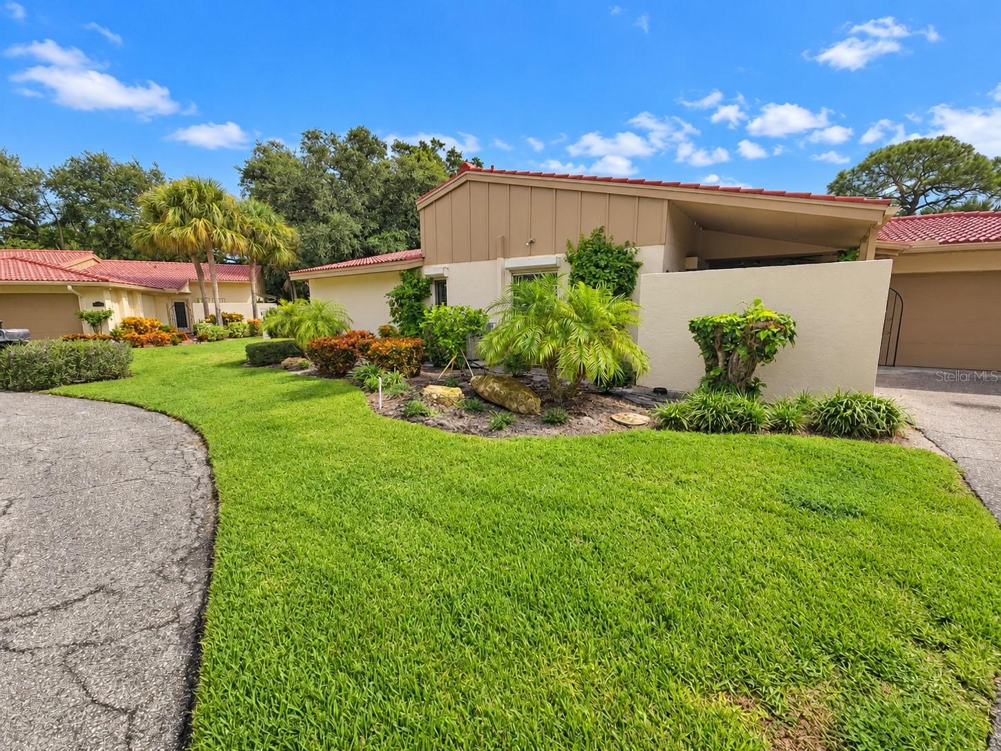 3706 SUN EAGLE LN — photo 2