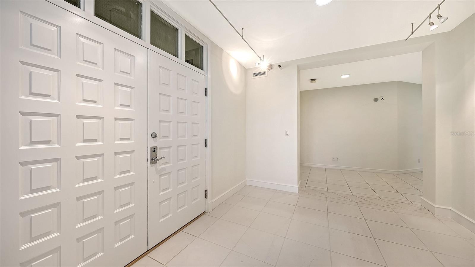 2550 HARBOURSIDE DR #334 — photo 6