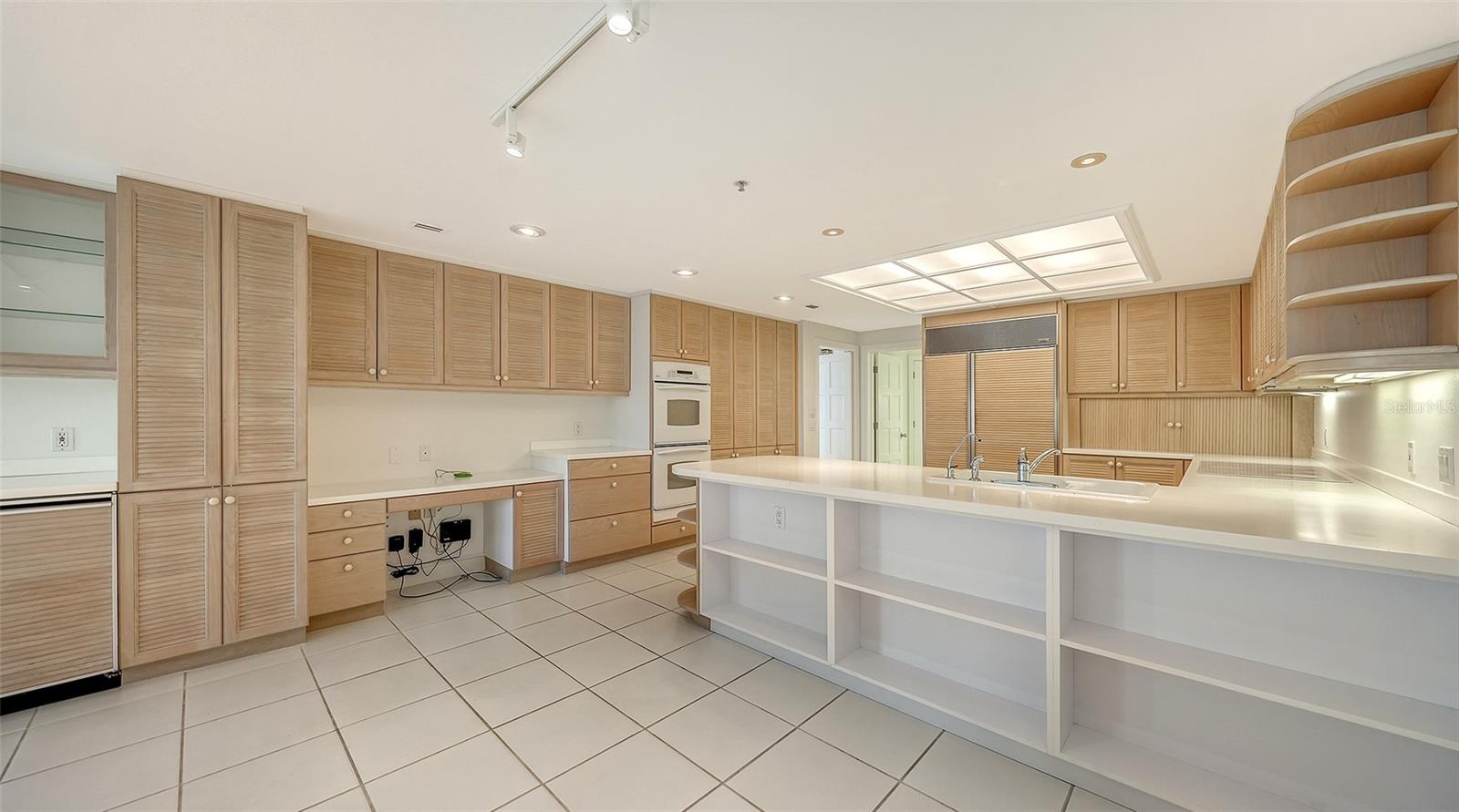 2550 HARBOURSIDE DR #334 — photo 24