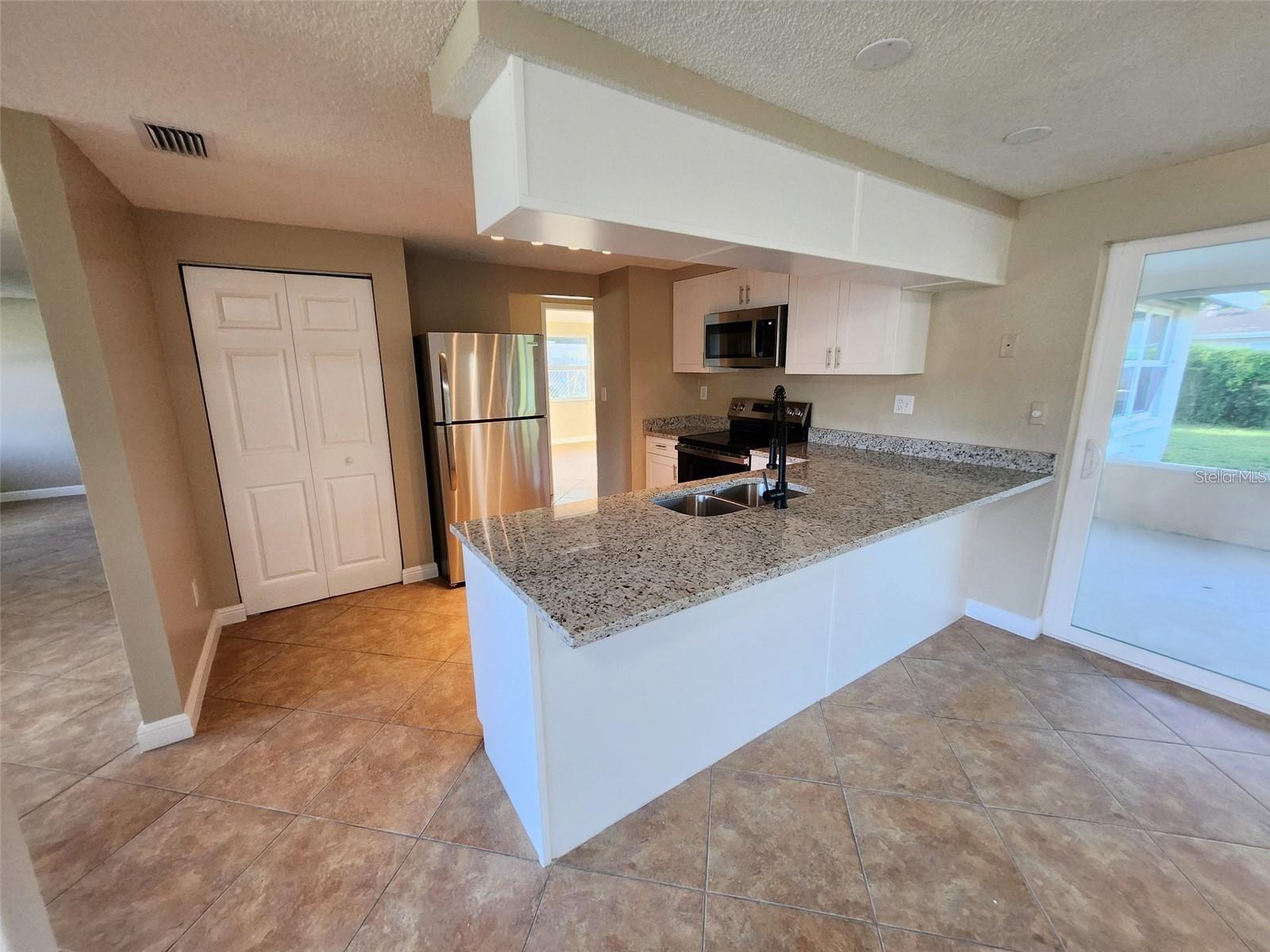 7146 CARMEL AVE — photo 7