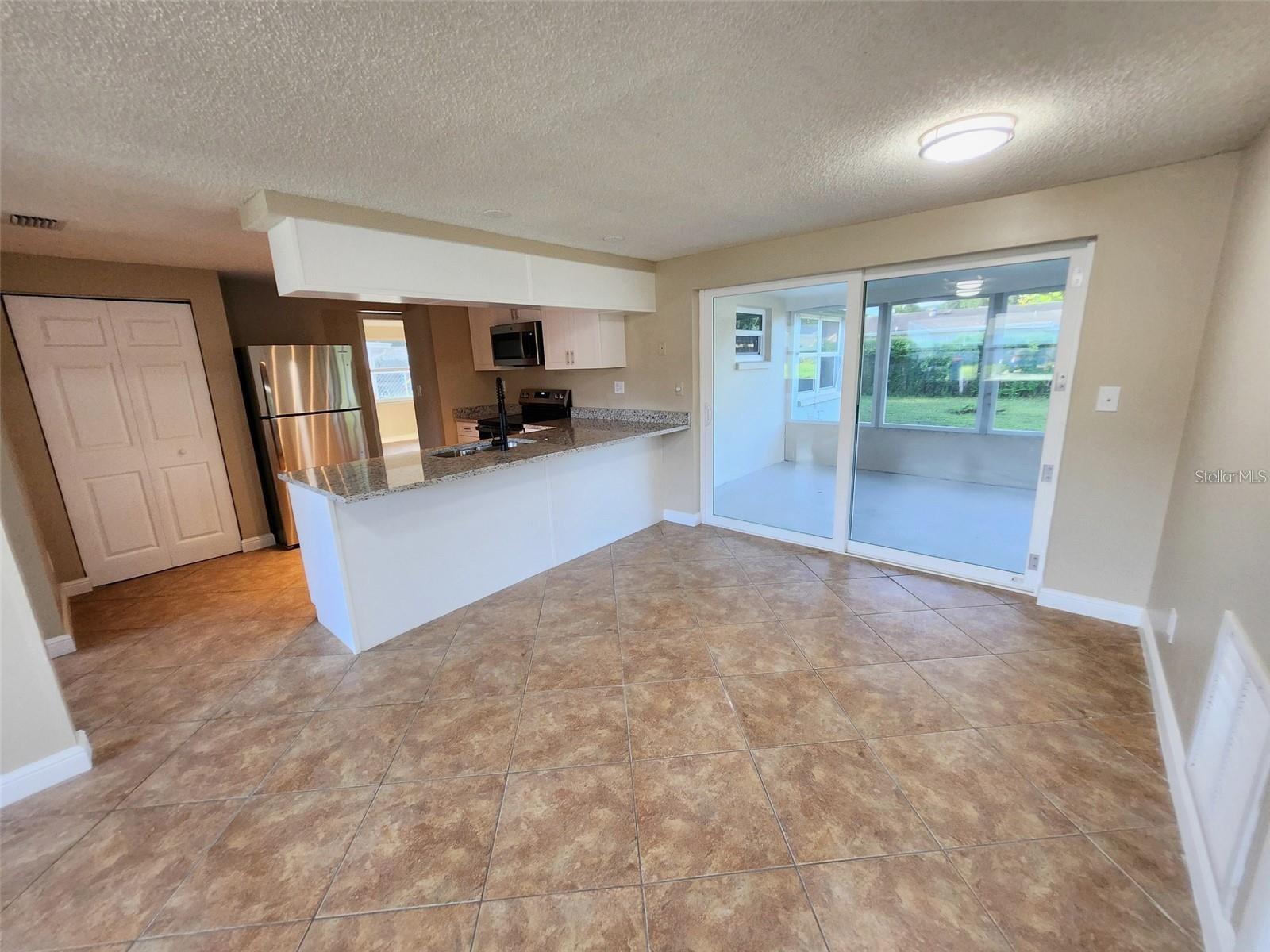 7146 CARMEL AVE — photo 12