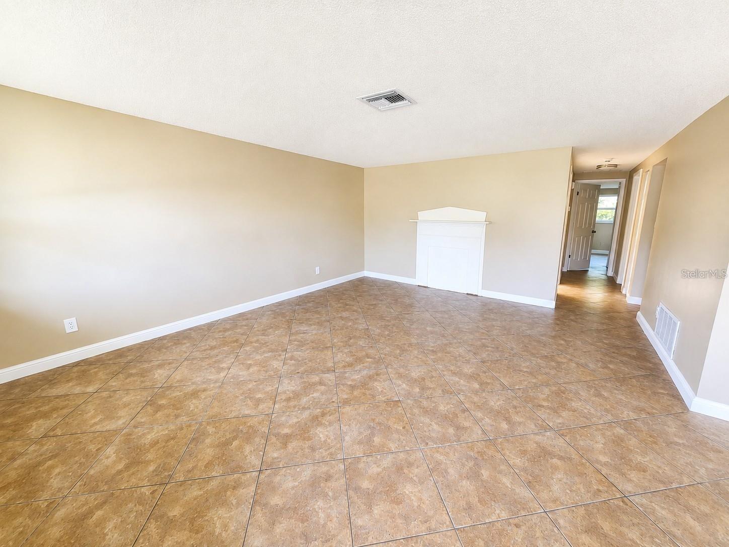 7146 CARMEL AVE — photo 3