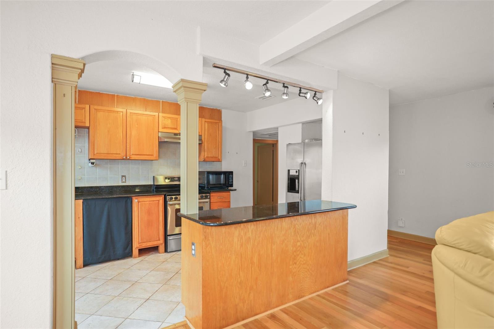1559 BAYSHORE BLVD — photo 2