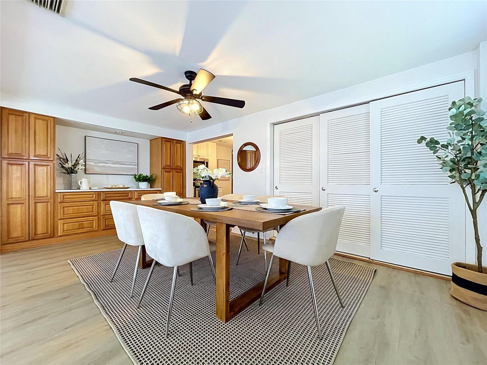 611 W HENRY AVE — photo 27