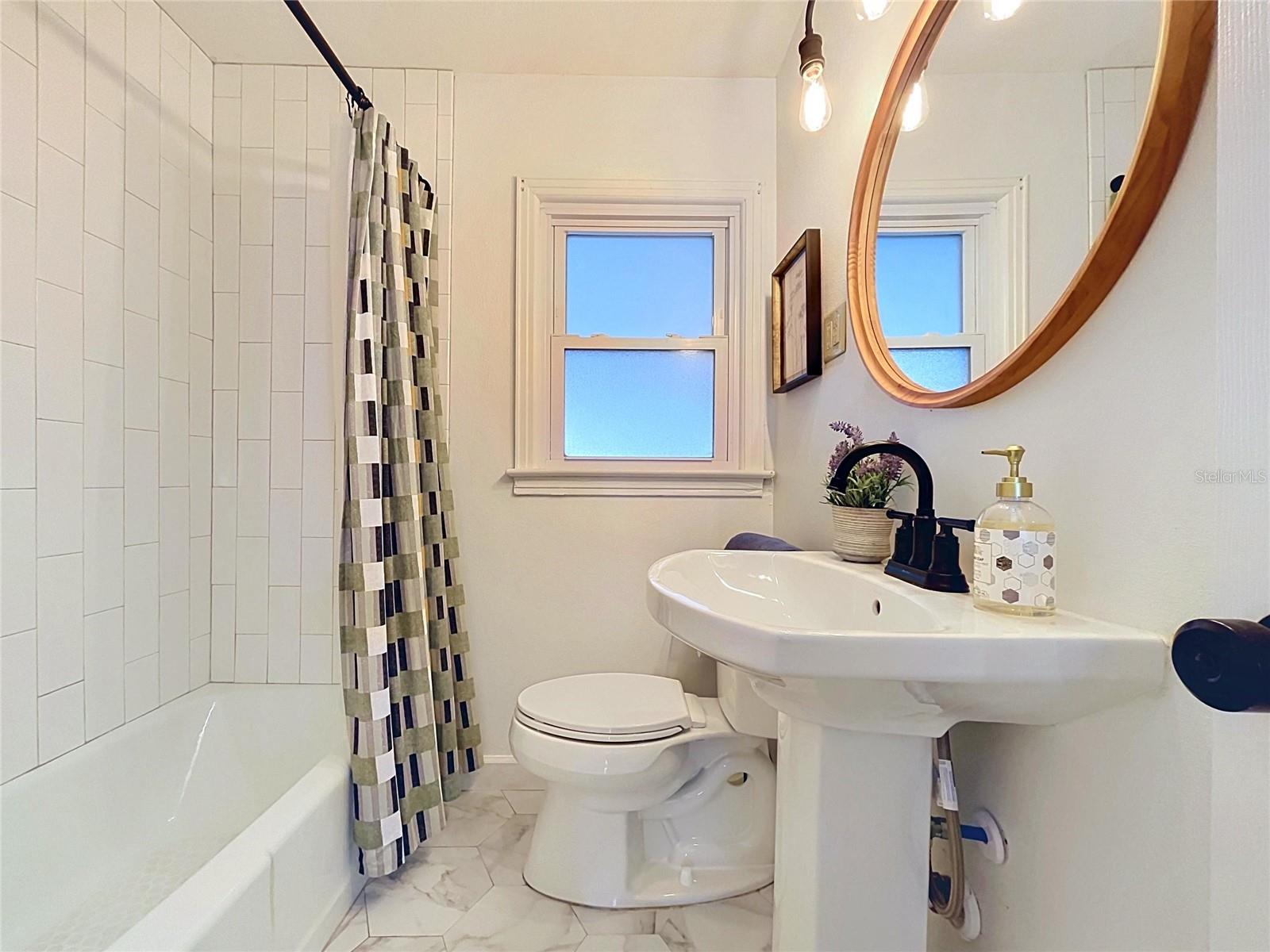 611 W HENRY AVE — photo 53