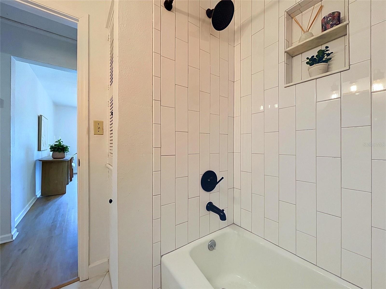 611 W HENRY AVE — photo 54