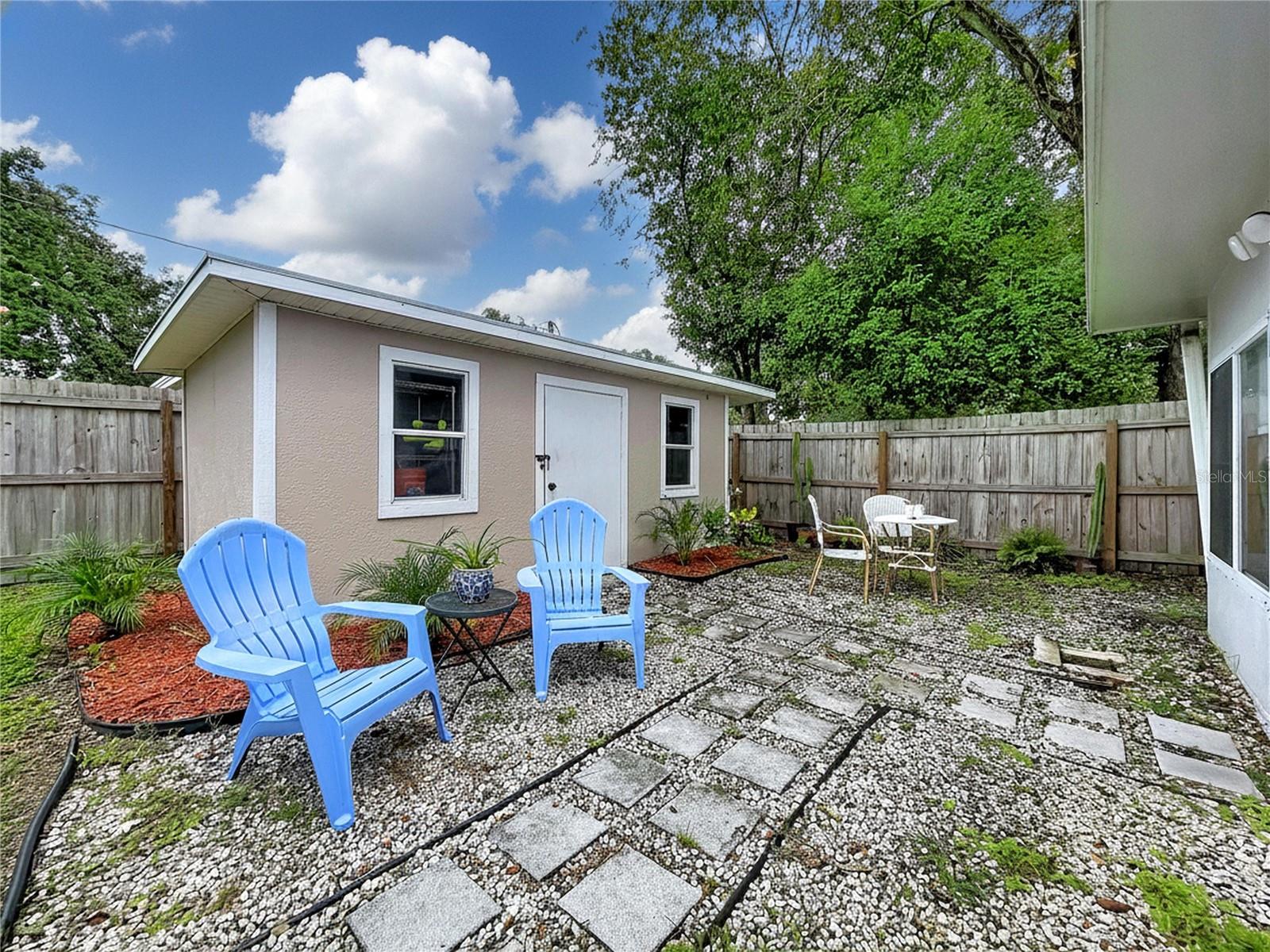 611 W HENRY AVE — photo 62