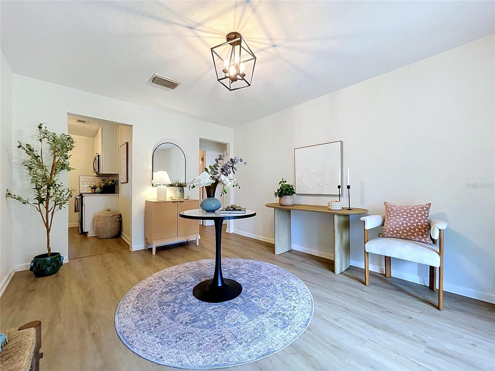 611 W HENRY AVE — photo 10