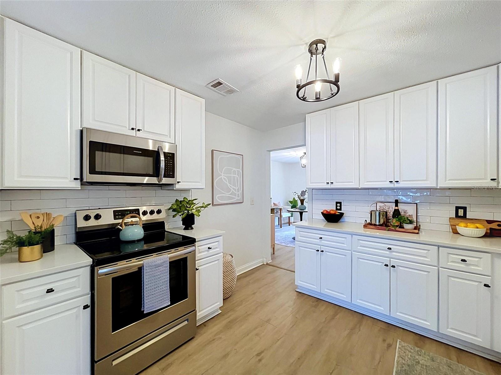 611 W HENRY AVE — photo 33