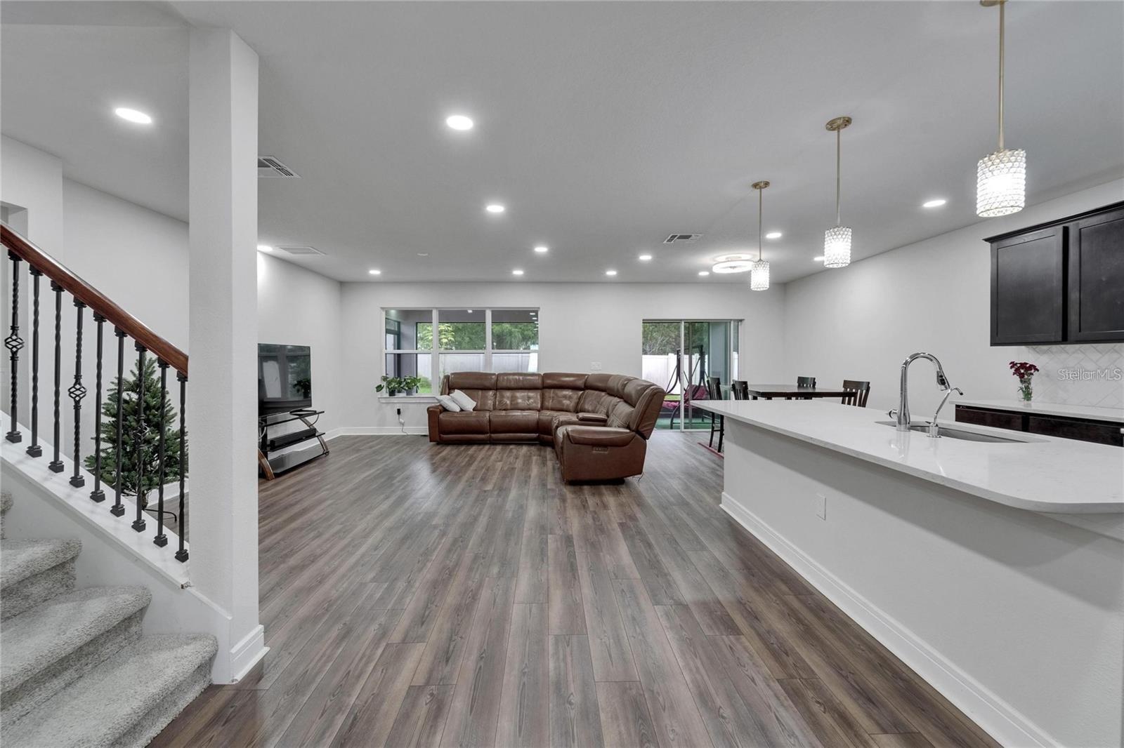 6658 DEVLIN LN — photo 13