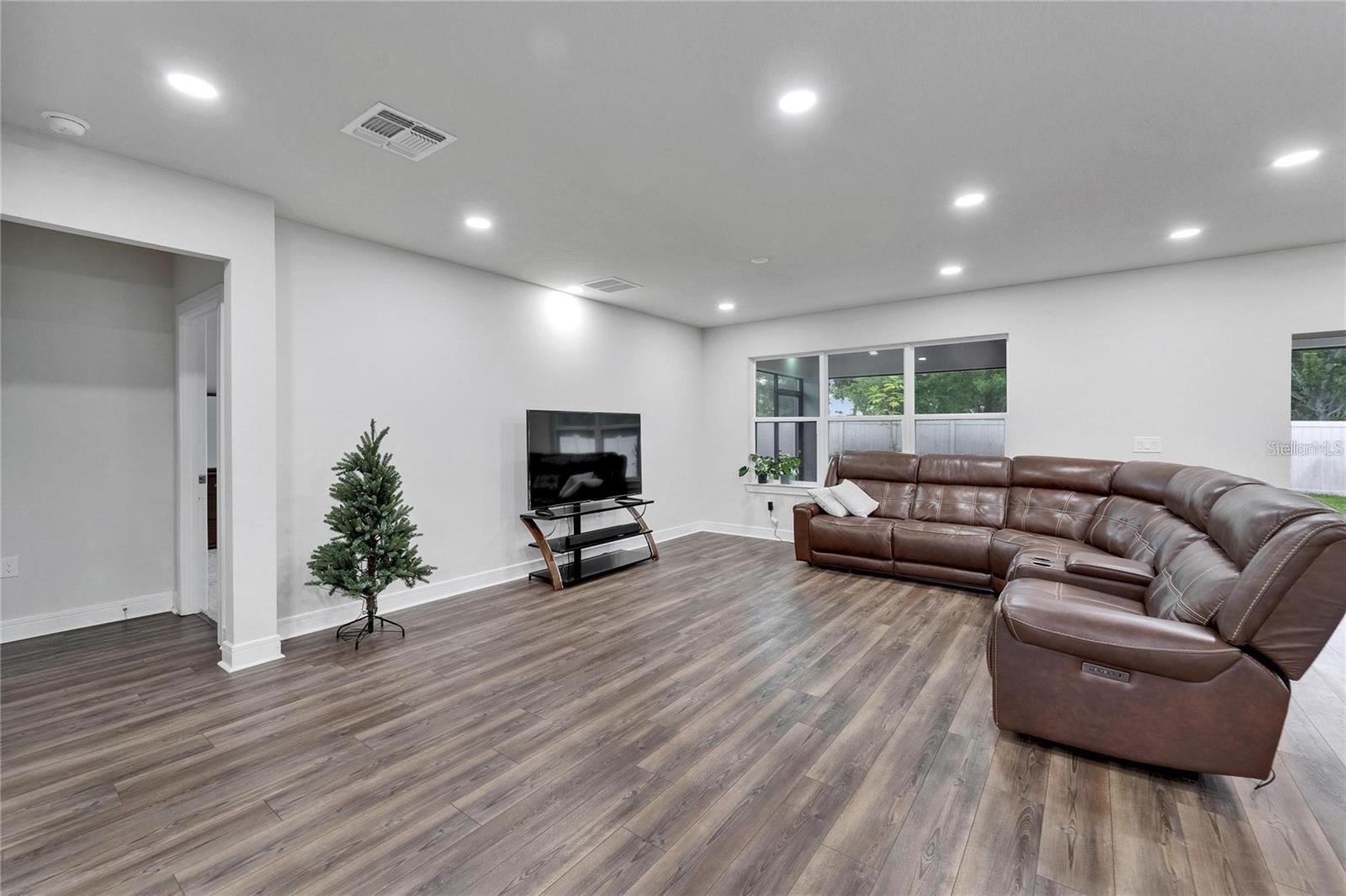 6658 DEVLIN LN — photo 20