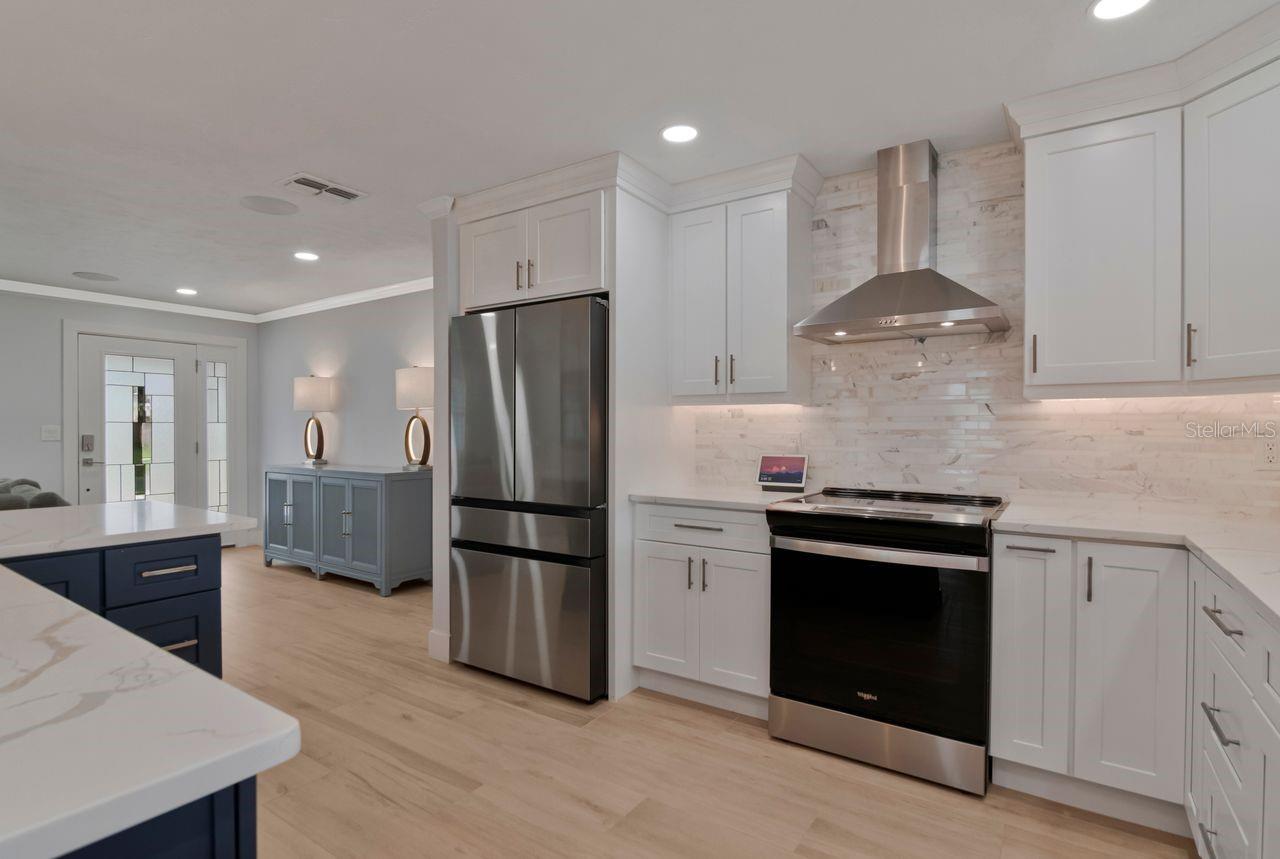 312 WESTWINDS DR — photo 12