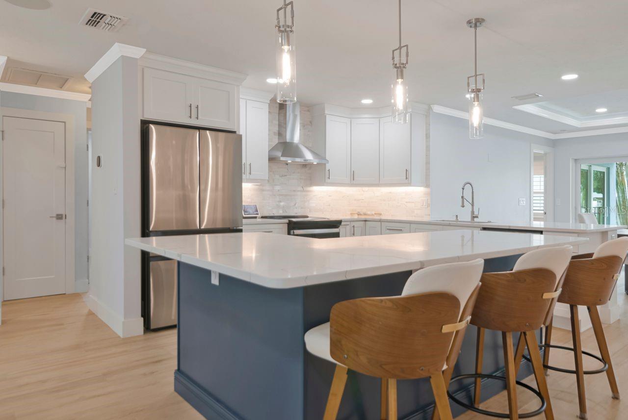 312 WESTWINDS DR — photo 11