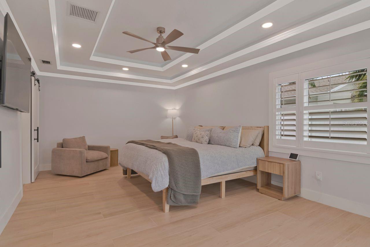 312 WESTWINDS DR — photo 4