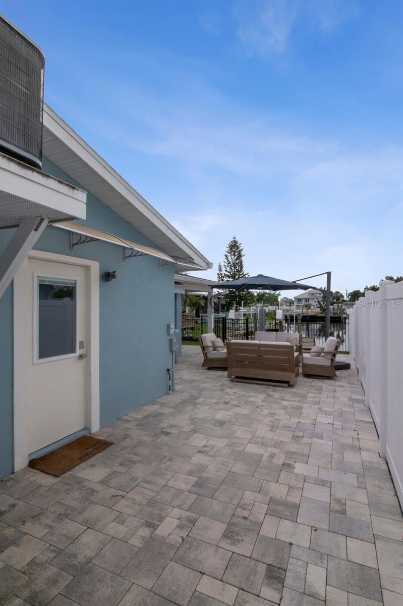 312 WESTWINDS DR — photo 55