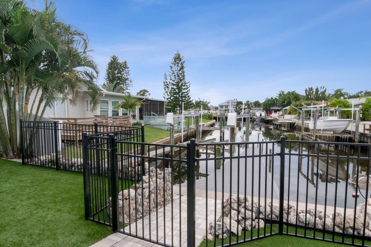312 WESTWINDS DR — photo 52