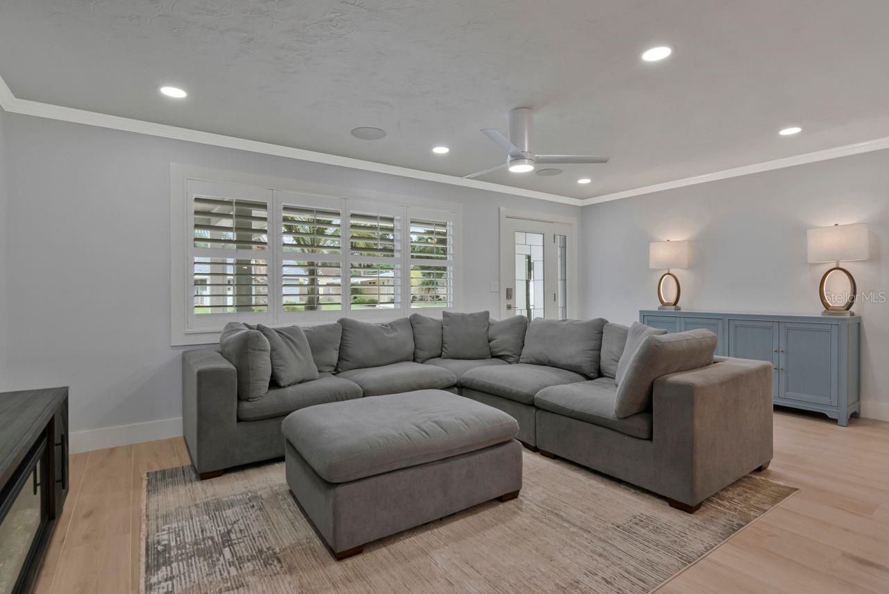 312 WESTWINDS DR — photo 18