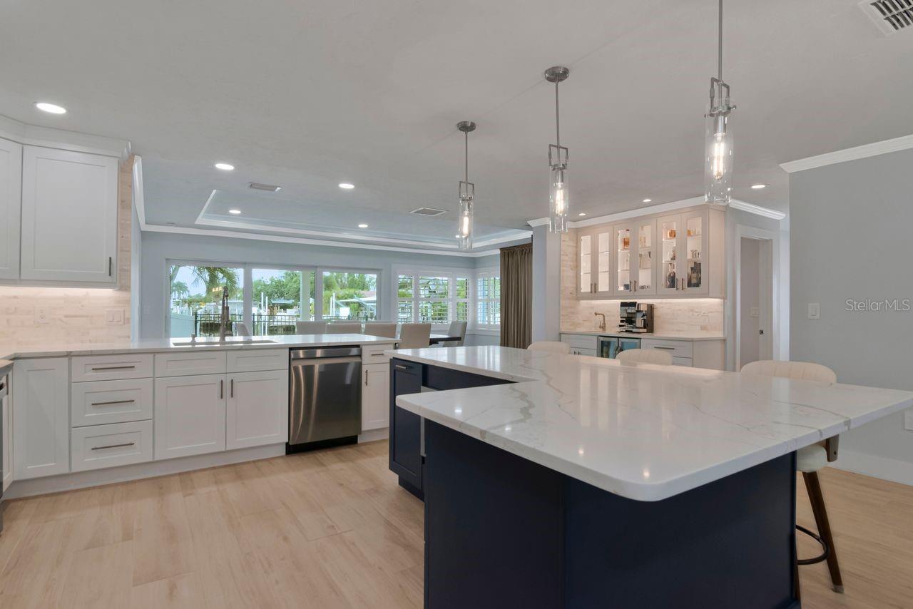 312 WESTWINDS DR — photo 13