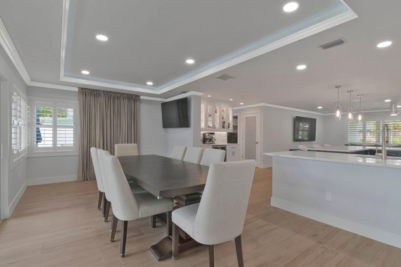 312 WESTWINDS DR — photo 23