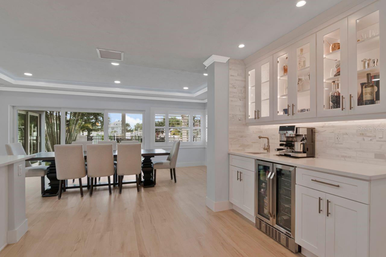 312 WESTWINDS DR — photo 5