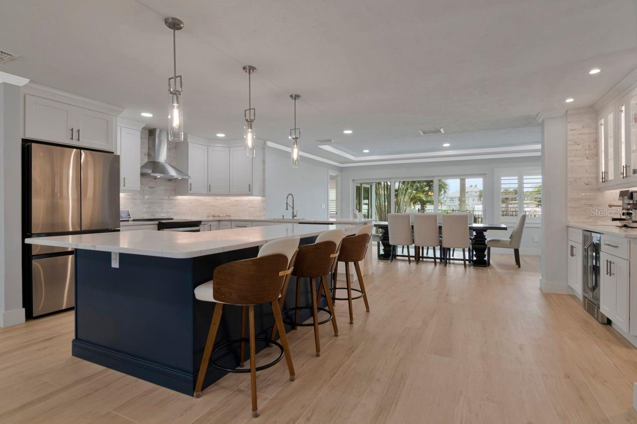 312 WESTWINDS DR — photo 6