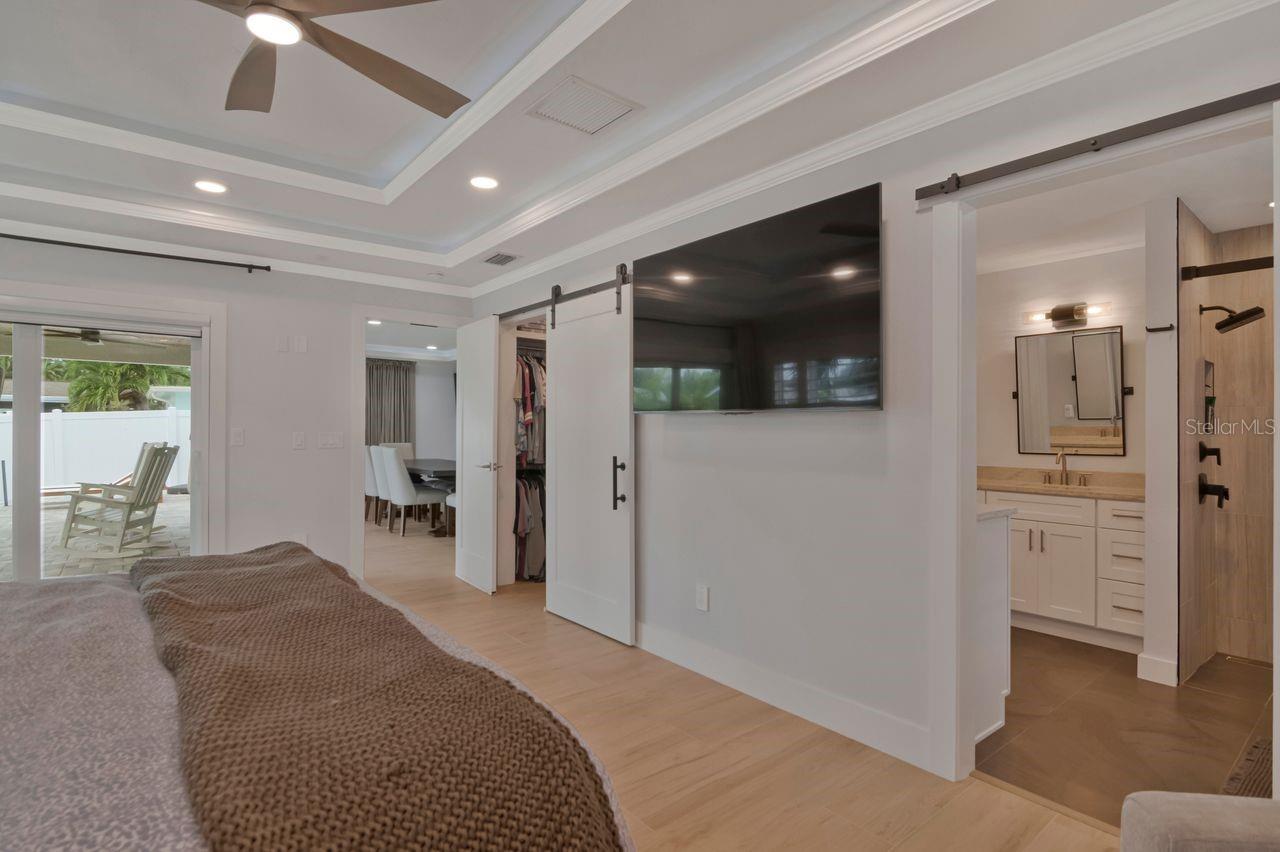 312 WESTWINDS DR — photo 31