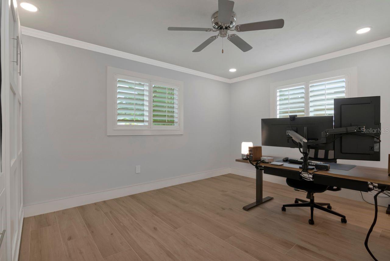 312 WESTWINDS DR — photo 41