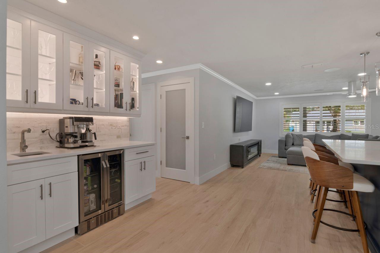 312 WESTWINDS DR — photo 15