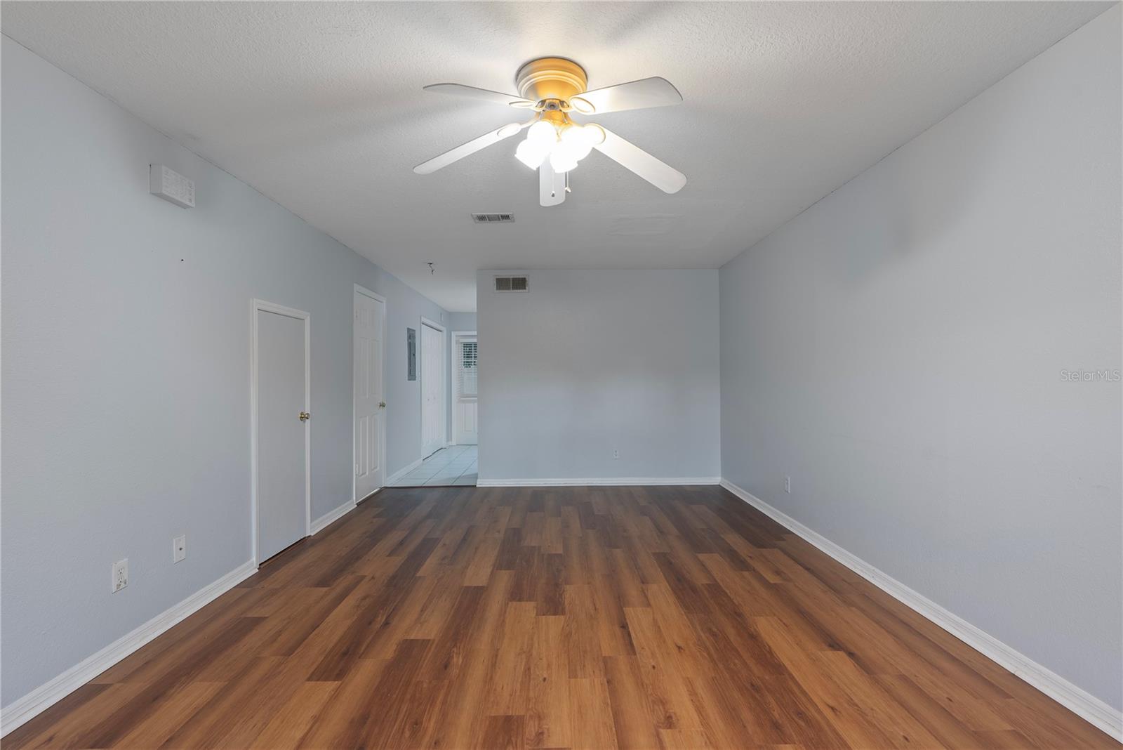 37314 EMBASSY PARK LN — photo 4