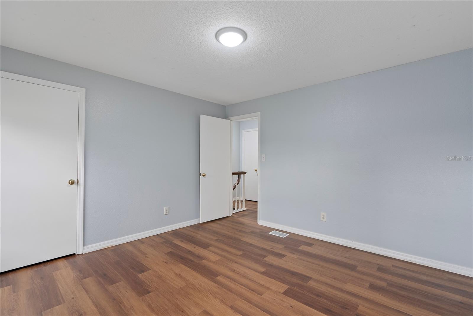 37314 EMBASSY PARK LN — photo 17