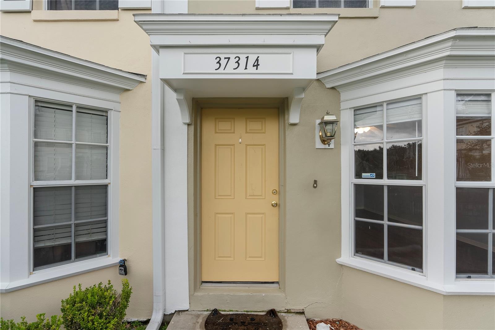 37314 EMBASSY PARK LN — photo 2