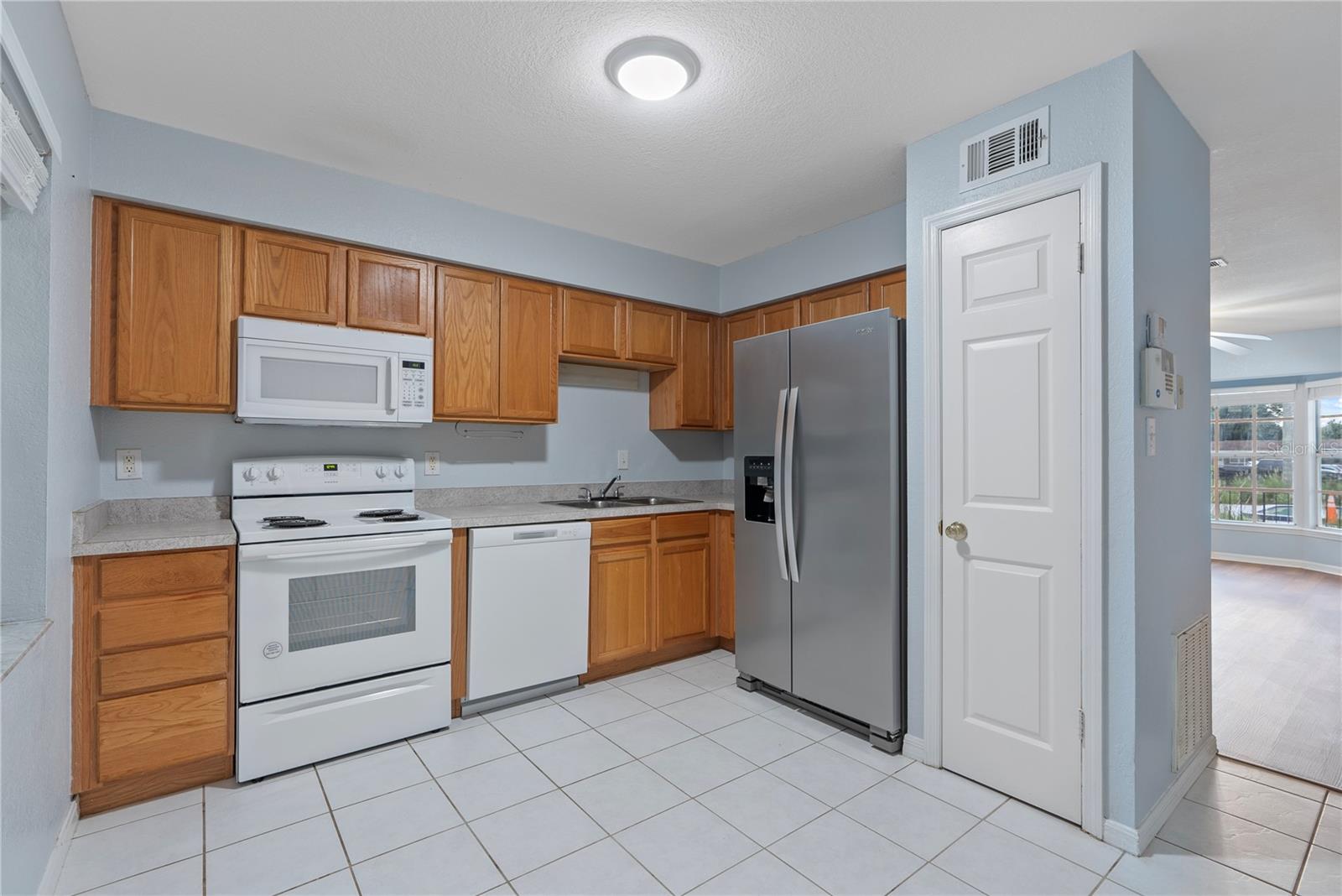 37314 EMBASSY PARK LN — photo 9