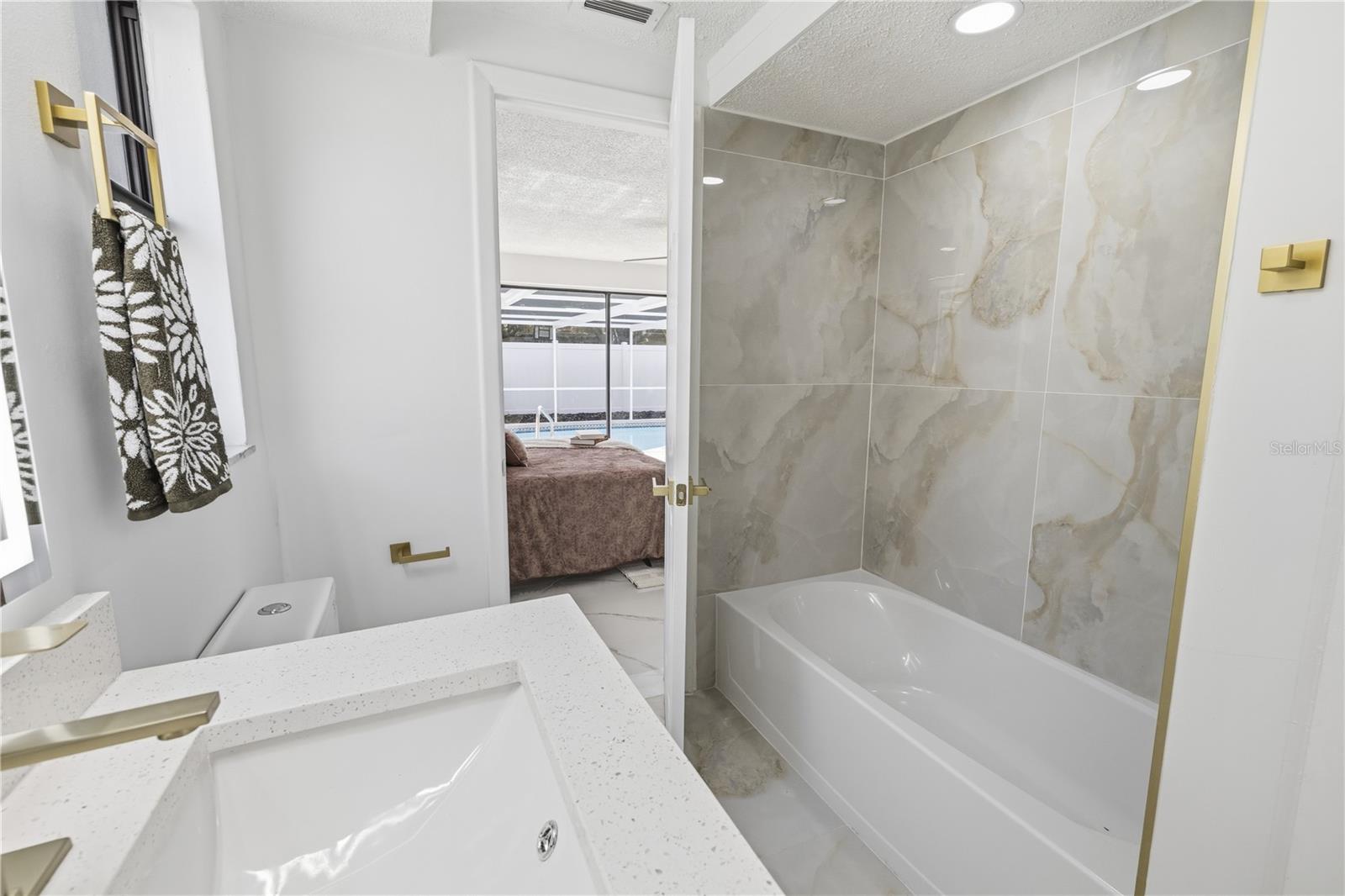 7010 PARROT DR — photo 23