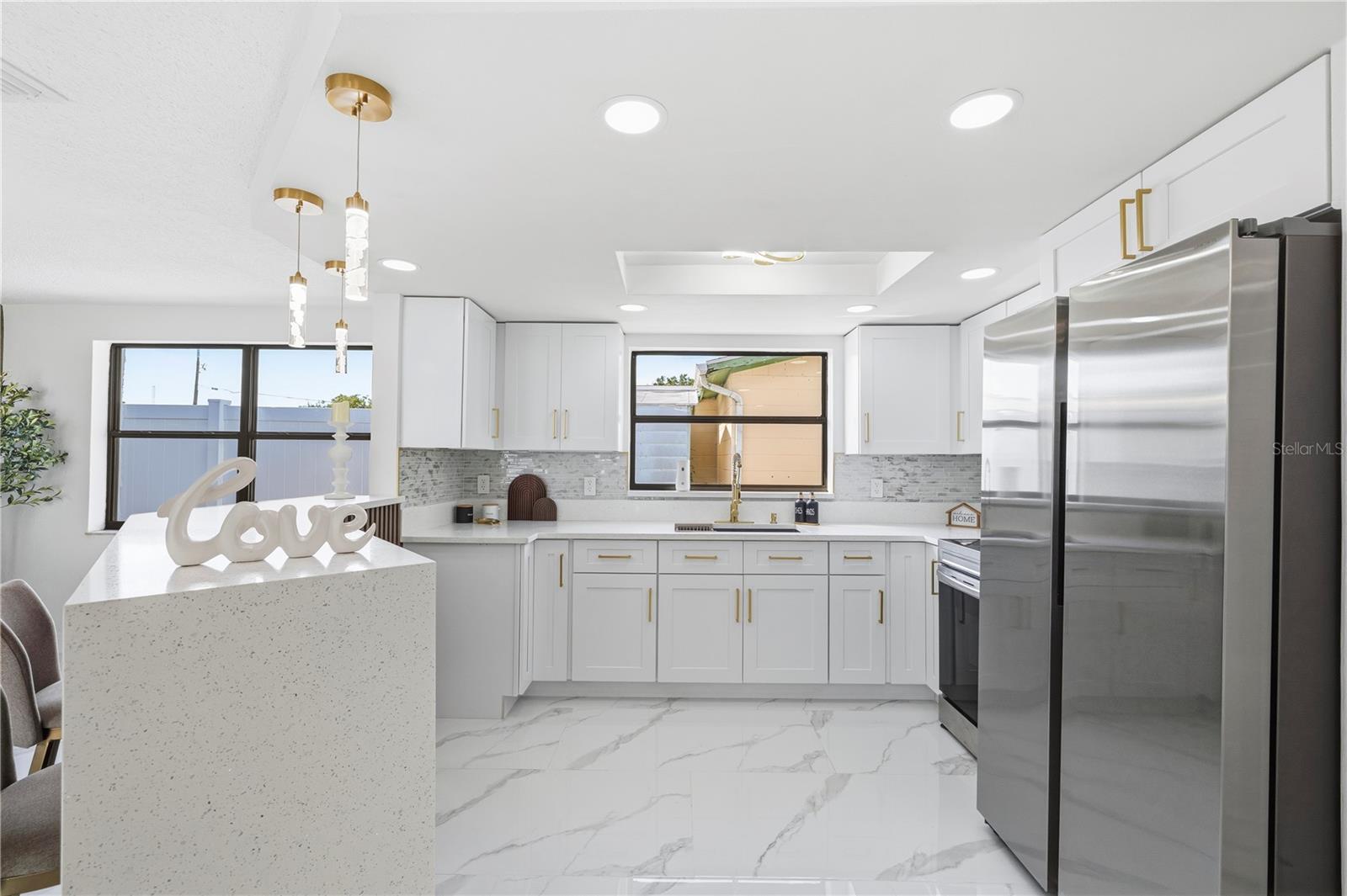 7010 PARROT DR — photo 4