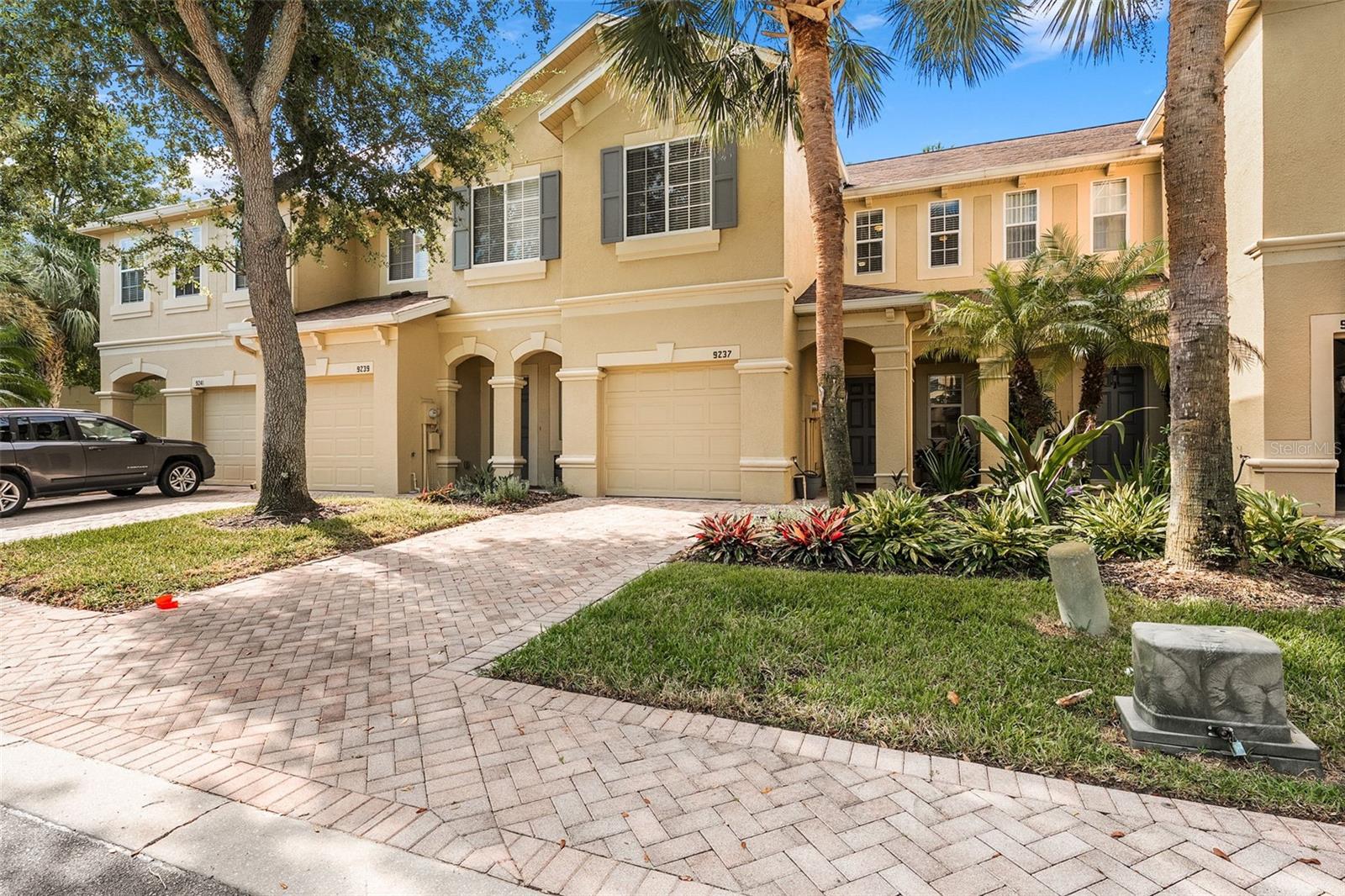 9237 RIVER ROCK LN — photo 2