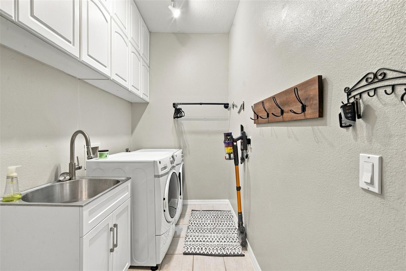 721 FAYETTE PL — photo 43