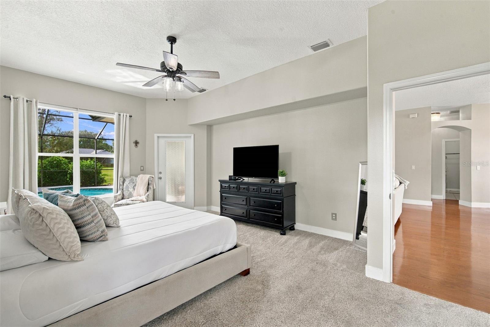 721 FAYETTE PL — photo 30