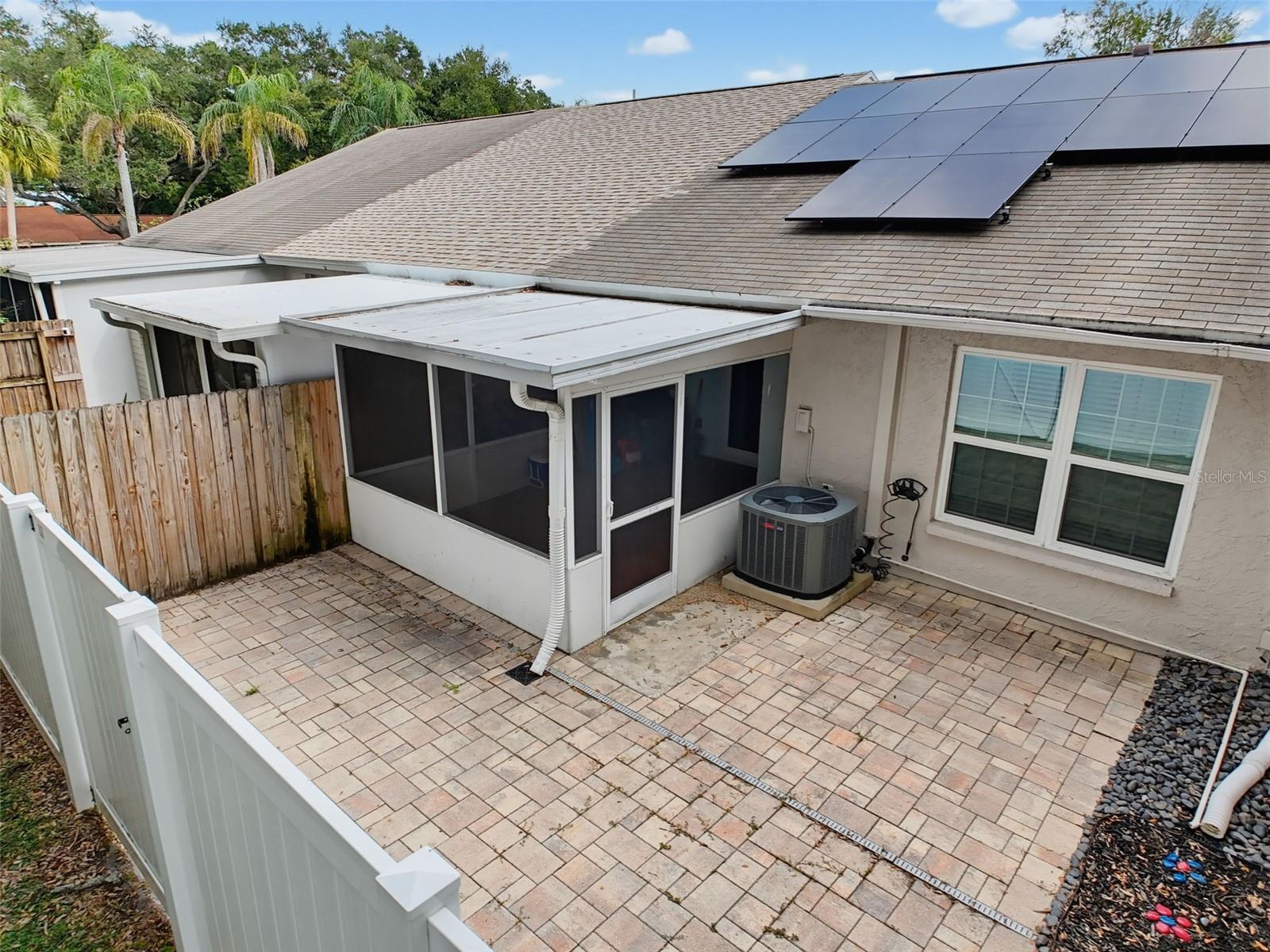 345 PLYMOUTH ST — photo 44