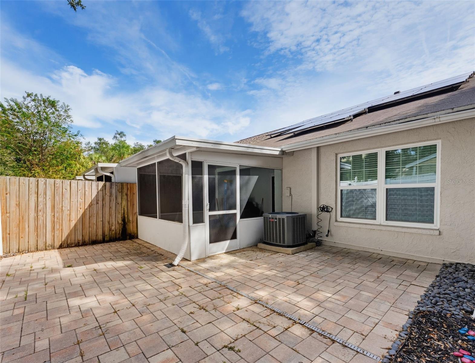 345 PLYMOUTH ST — photo 40
