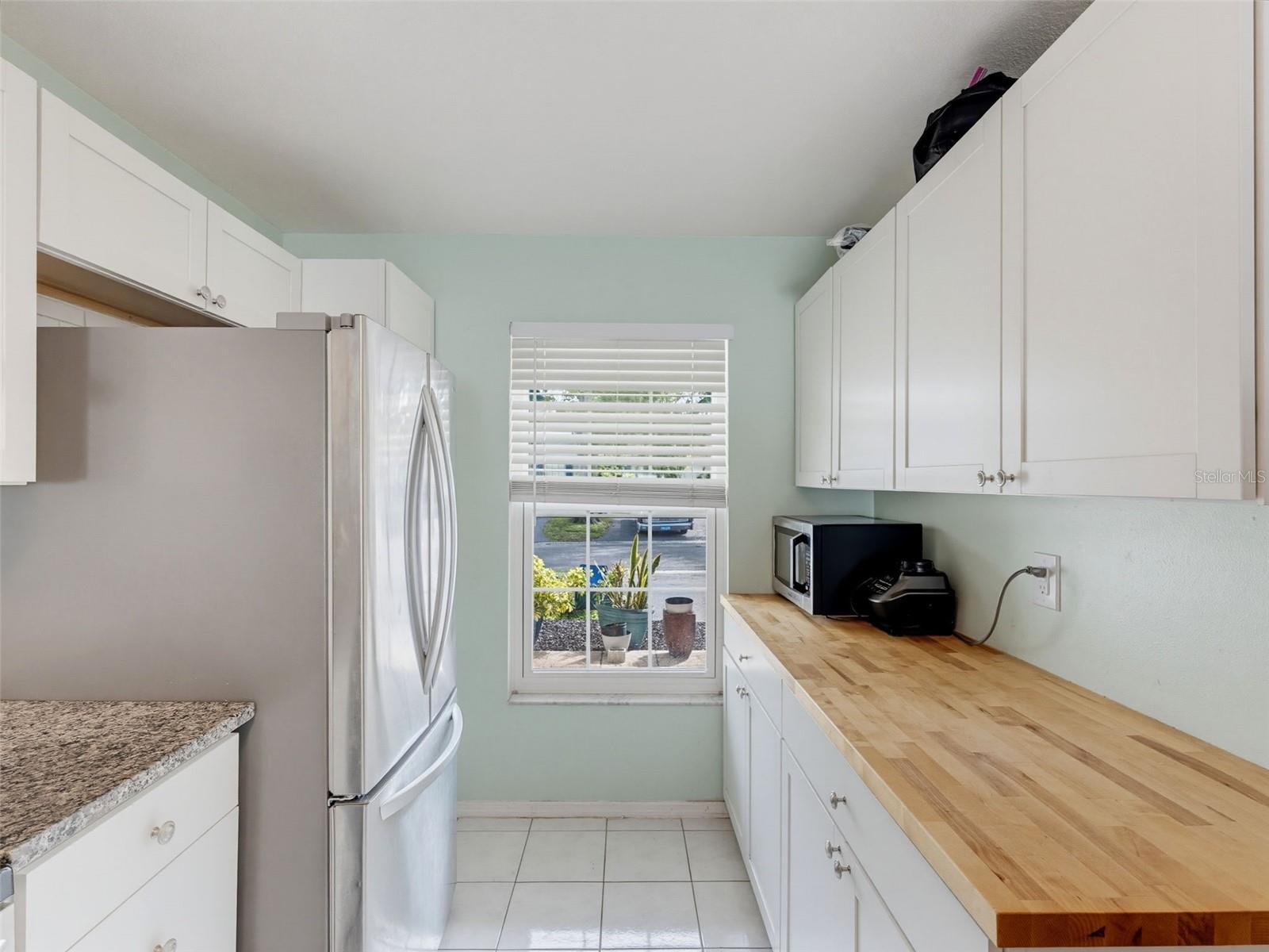345 PLYMOUTH ST — photo 10