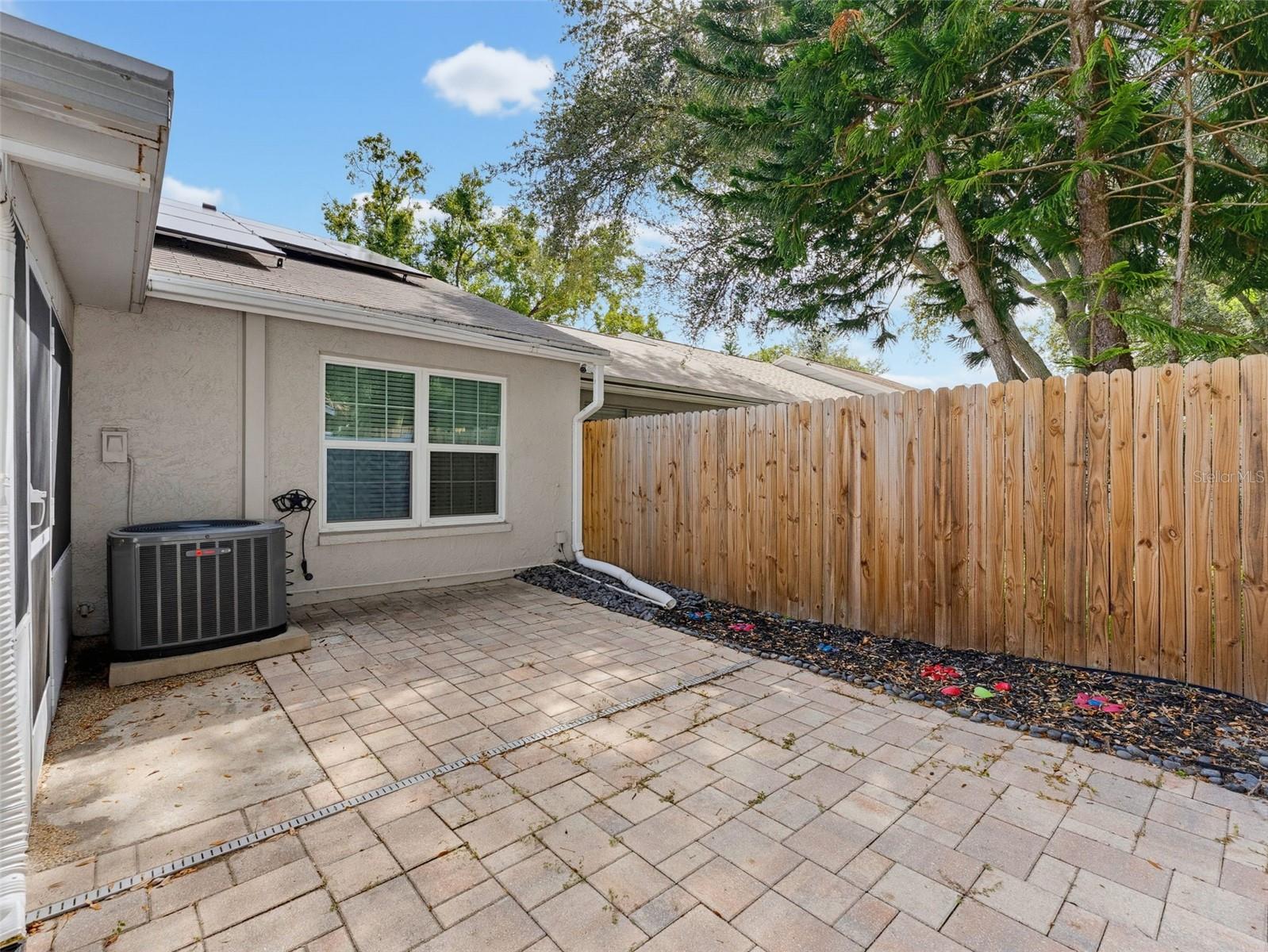 345 PLYMOUTH ST — photo 41