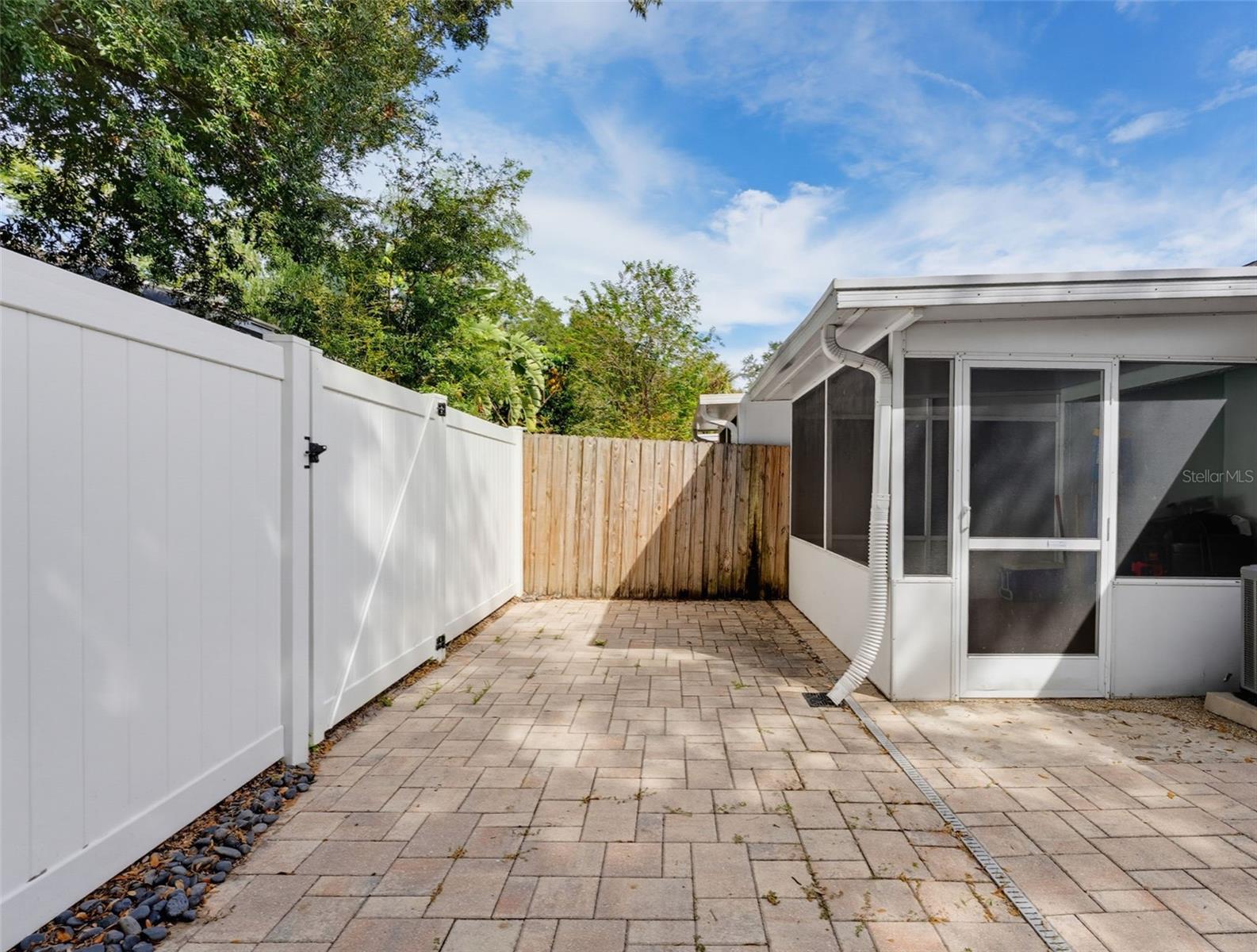 345 PLYMOUTH ST — photo 42
