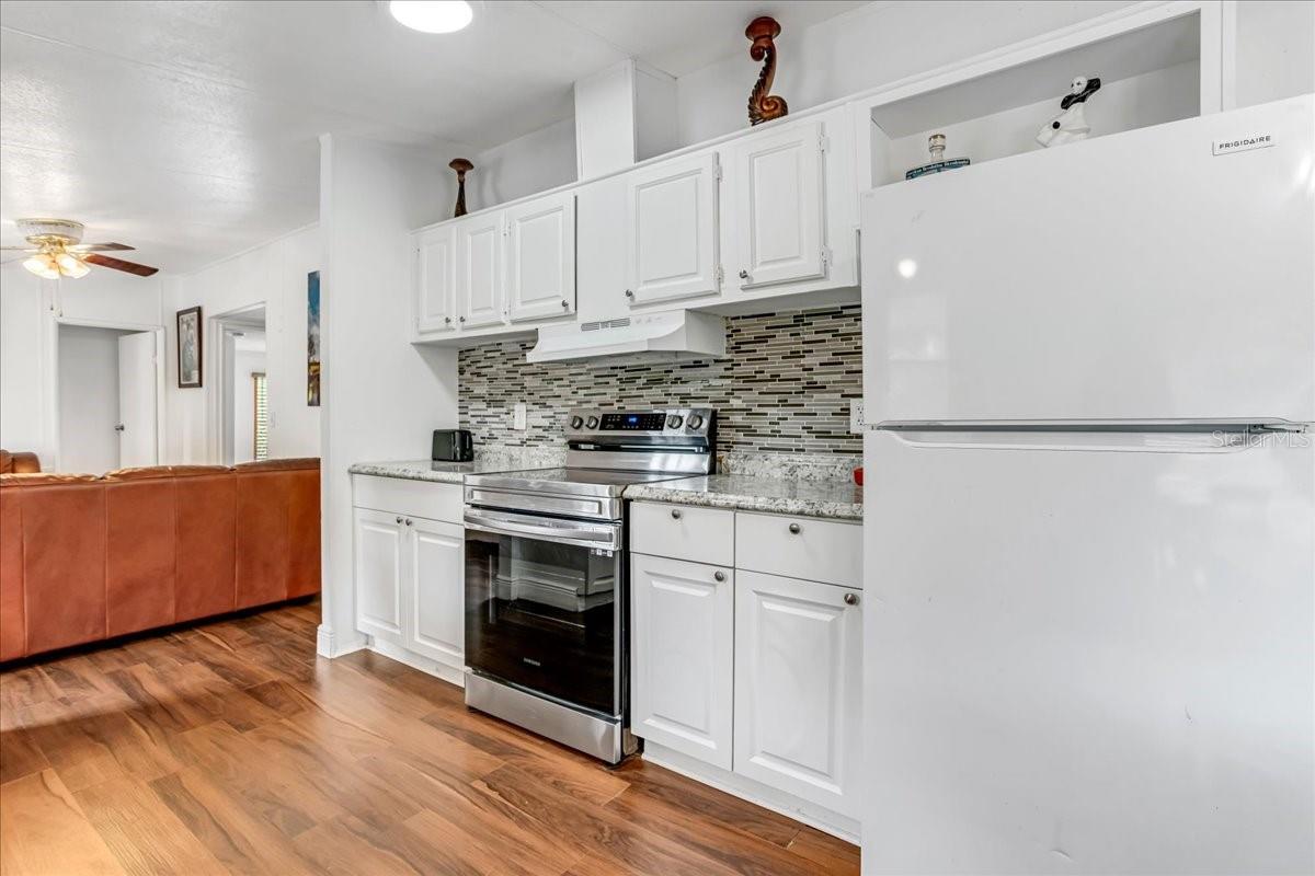 33608 MANDRAKE RD — photo 3