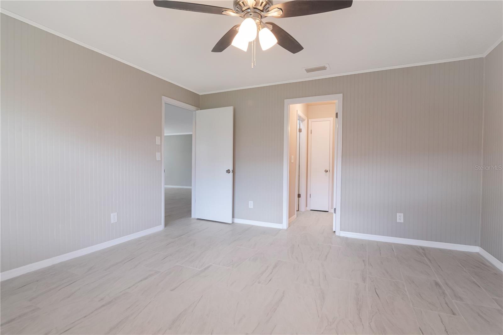 2630 LANCASTER DR — photo 26